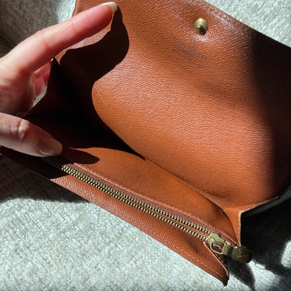 Louis Vuitton Monogram Bifold with Snap Wallet - Picture 6 of 16